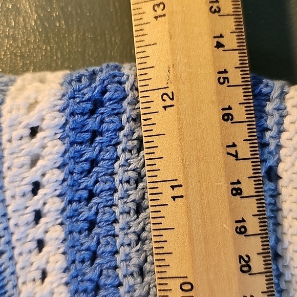 Holister Blue & White Crochet Halter Top. Size Small. Excelent‎ Condition. - Picture 2 of 10